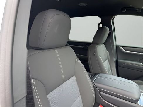New 2026 GMC Acadia Elevation w/ Black Edition FWD image 18