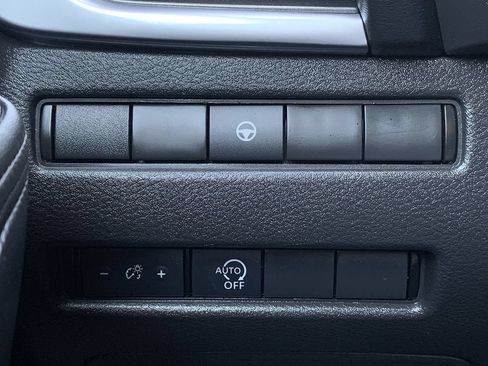 Used 2023 Nissan Rogue SV AWD/4WD image 17
