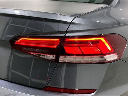 Used 2020 Volkswagen Passat 2.0T SEL image 24