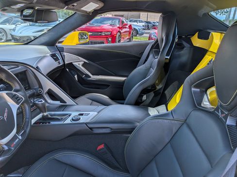 Used 2016 Chevrolet Corvette Z06 w/ 3LZ Preferred Equipment Group RWD image 16