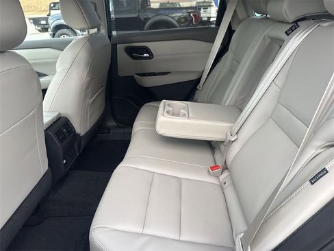 Used 2023 Nissan Rogue SL w/ SL Premium Package image 30