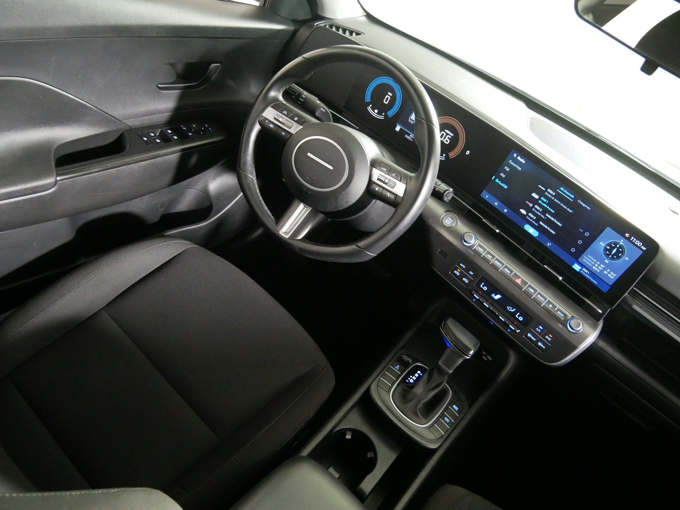 Used 2025 Hyundai Kona SEL AWD/4WD image 9