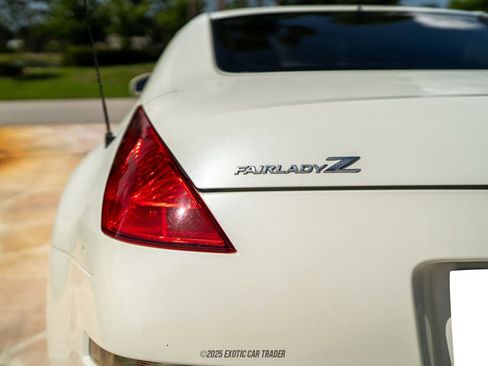 Used 2004 Nissan 350Z Touring w/ Cargo Convenience Pkg image 38
