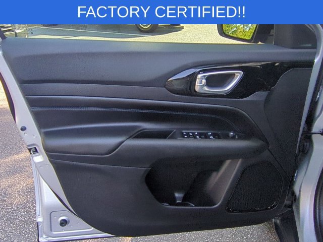 Certified 2026 Jeep Compass Limited AWD/4WD image 12