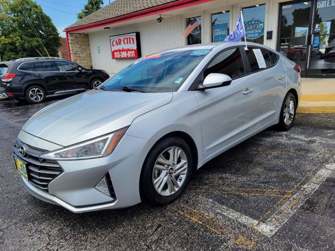 Used 2019 Hyundai Elantra SEL w/ Cargo Package FWD image 3