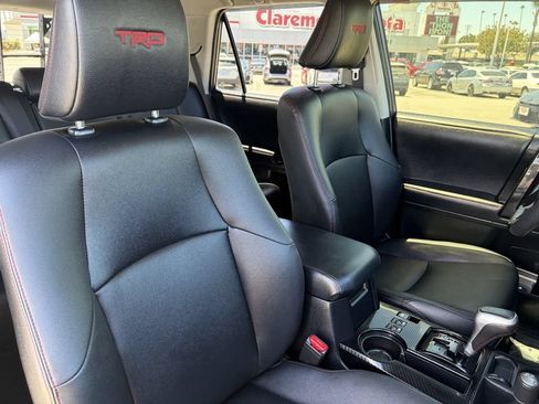 Used 2020 Toyota 4Runner TRD Off-Road Premium AWD/4WD image 19
