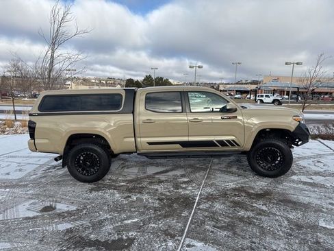 Used 2017 Toyota Tacoma TRD Sport w/ Tow Package image 10