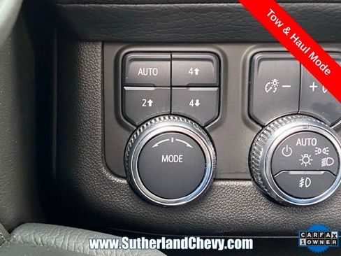 Used 2024 GMC Yukon XL Denali AWD/4WD image 27