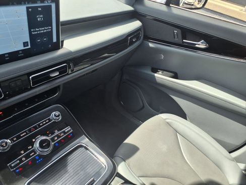 Used 2022 Lincoln Nautilus Reserve image 23