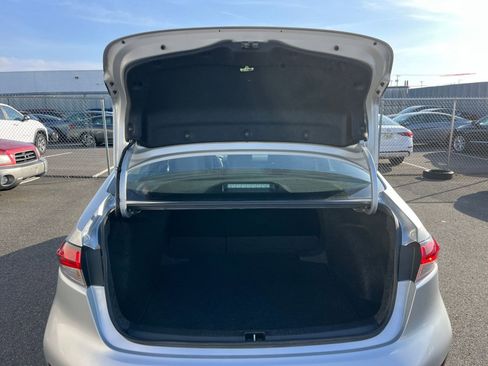 Used 2025 Toyota Corolla LE image 30