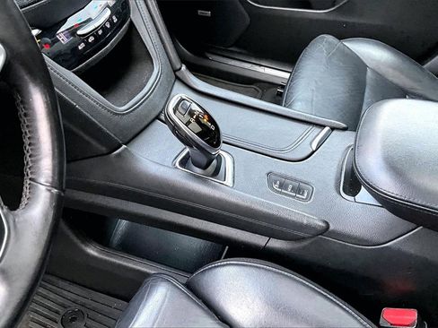 Used 2017 Cadillac XT5 Luxury w/ Driver Awareness Package image 13