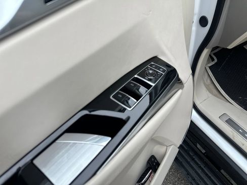 Used 2025 Cadillac Escalade Sport Platinum w/ LPO, ONYX Package AWD/4WD image 16