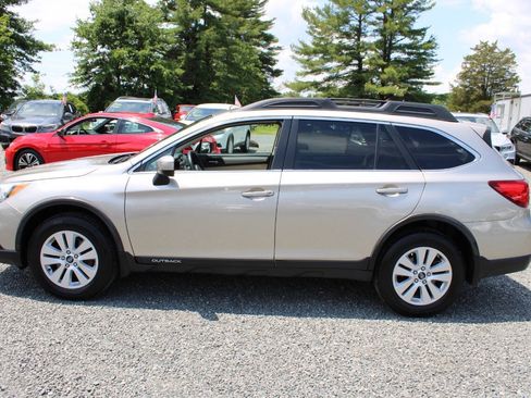 Used 2015 Subaru Outback 2.5i Premium AWD/4WD image 10
