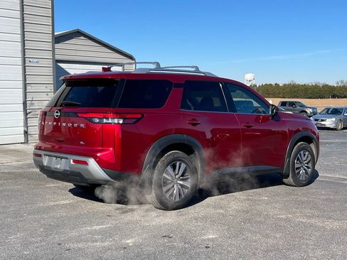 Used 2023 Nissan Pathfinder SL image 5