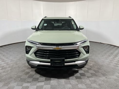 Used 2026 Chevrolet TrailBlazer LT AWD/4WD image 3