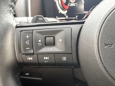 Used 2024 Nissan Rogue SL w/ SL Premium Package FWD image 28