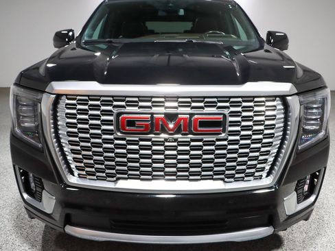 Used 2023 GMC Yukon Denali w/ LPO, Floor Liner Package AWD/4WD image 4