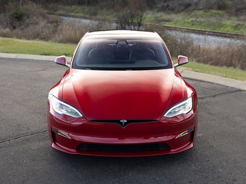 Used 2022 Tesla Model S Plaid image 13