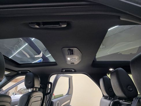Used 2020 Land Rover Discovery Landmark AWD/4WD image 44