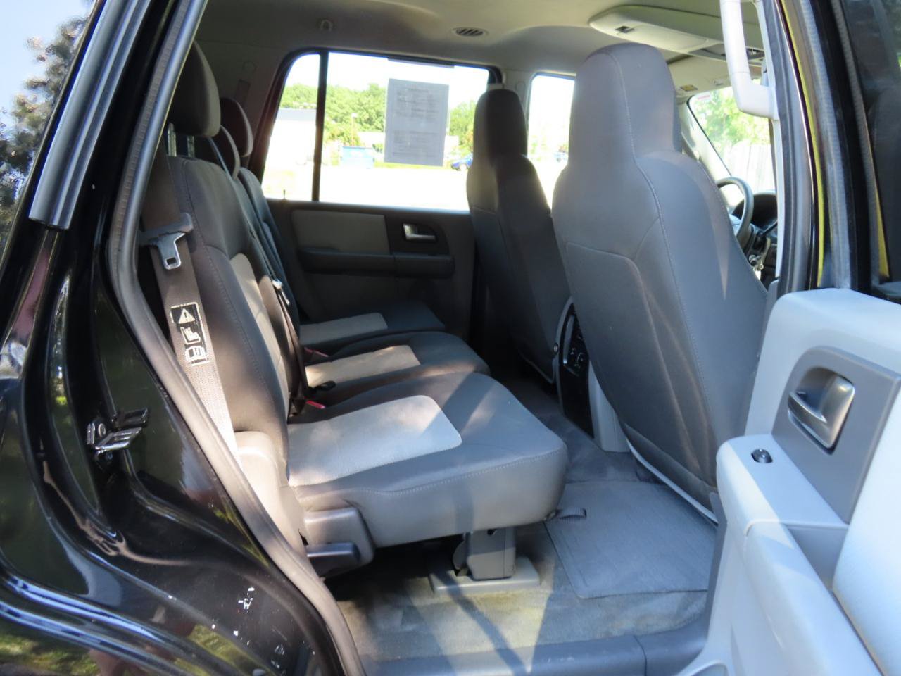 Used 2004 Ford Expedition XLT AWD/4WD image 22