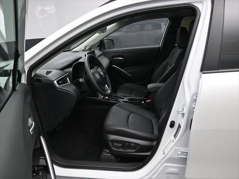 Certified 2025 Toyota Corolla Cross XLE w/ Convenience Package AWD/4WD image 11