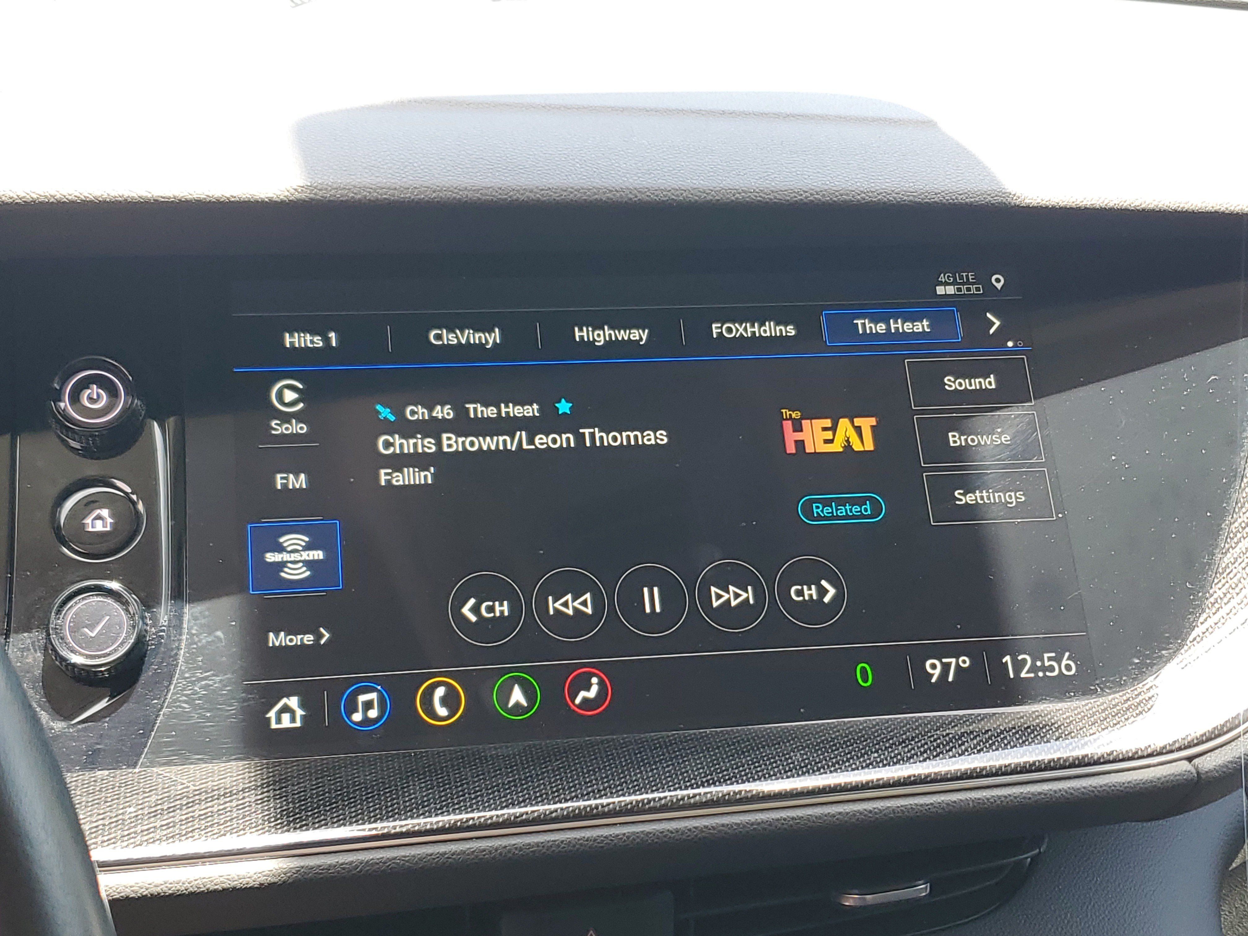 Used 2023 Buick Envision Essence w/ Technology Package I FWD image 29