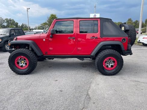 Used 2011 Jeep Wrangler Unlimited Rubicon w/ Connectivity Group image 8