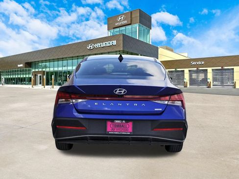 Used 2025 Hyundai Elantra Hybrid FWD image 7