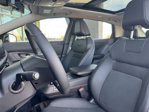 Used 2023 Nissan Ariya FWD image 38