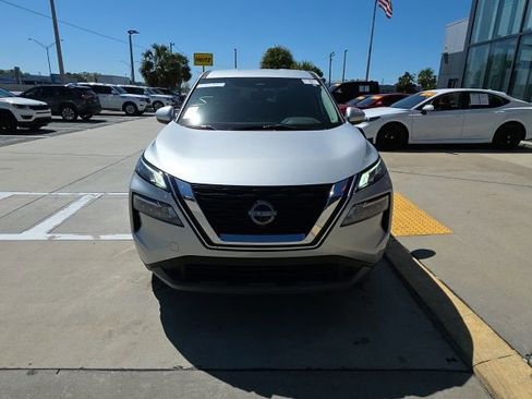 Used 2023 Nissan Rogue SV FWD image 9