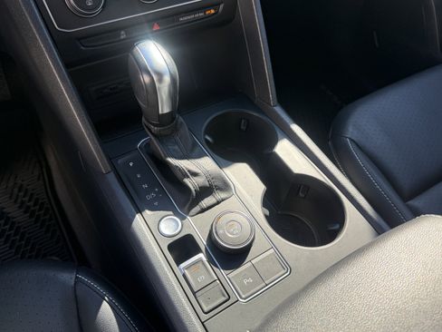 Used 2020 Volkswagen Atlas Cross Sport SE image 23