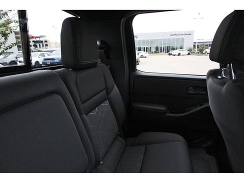 Used 2026 Nissan Frontier SV w/ SV Convenience Package RWD image 11