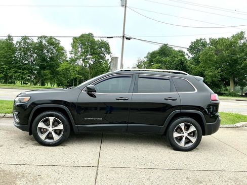Used 2019 Jeep Cherokee Limited AWD/4WD image 8