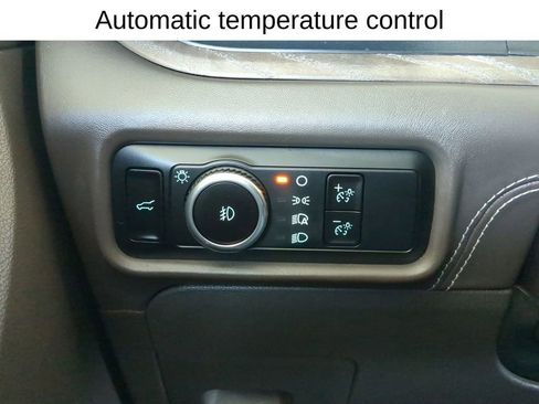 Used 2020 Ford Explorer Platinum w/ Premium Technology Package image 24