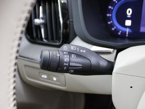 Certified 2025 Volvo XC60 T8 Ultra w/ Protection Package Premier image 28