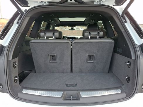 Used 2025 Cadillac XT6 Sport w/ Technology Package image 31