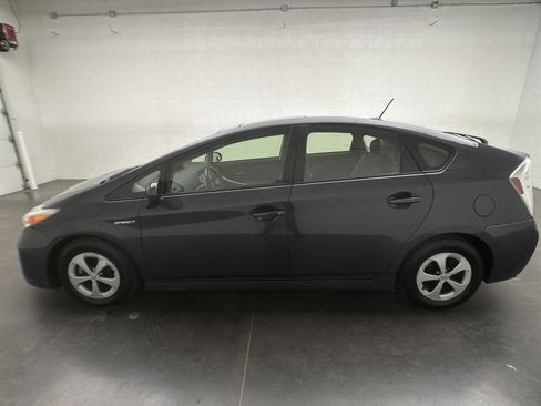 Used 2015 Toyota Prius Four image 5