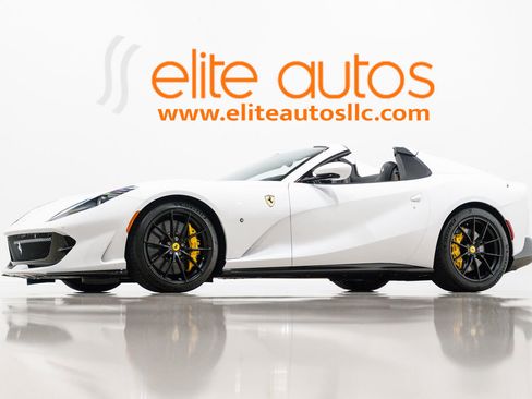 Used 2022 Ferrari 812 GTS RWD image 1