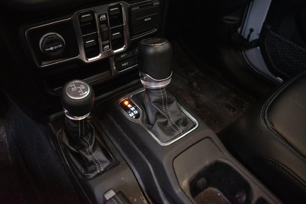 Used 2024 Jeep Wrangler High Altitude AWD/4WD image 18