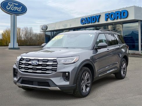 Used 2025 Ford Explorer Active w/ Active Comfort Package image 2