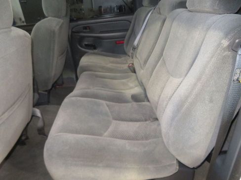 Used 2004 Chevrolet Silverado 2500 LS w/ Skid Plate Package AWD/4WD image 25