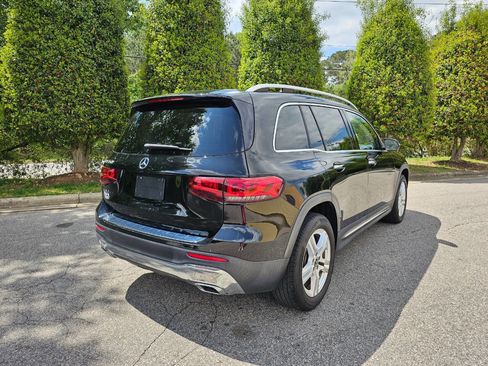 Used 2020 Mercedes-Benz GLB 250 w/ Premium Package image 5
