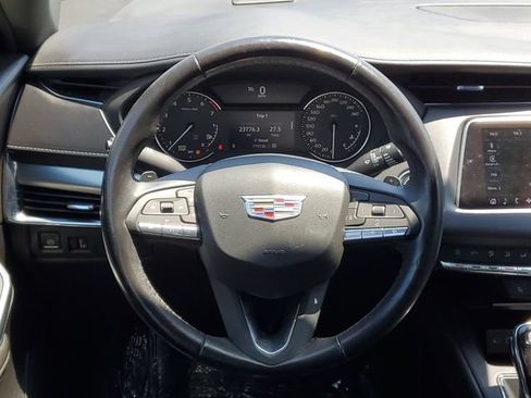 Used 2022 Cadillac XT4 Premium Luxury w/ Safety Alert Package AWD/4WD image 37