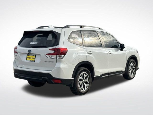 Used 2020 Subaru Forester Premium AWD/4WD image 8