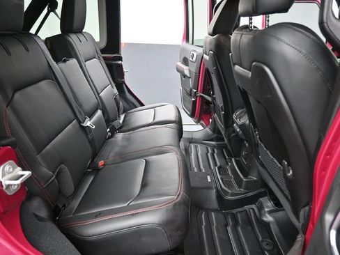 Used 2024 Jeep Wrangler Unlimited Rubicon image 16