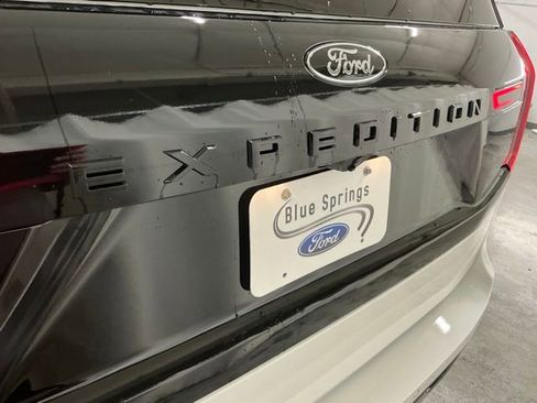 New 2026 Ford Expedition Platinum w/ Stealth Performance Package image 6