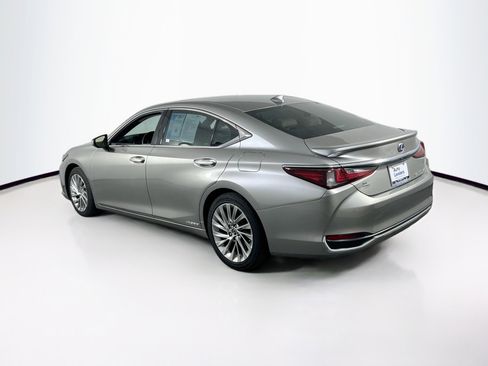Used 2021 Lexus ES 300h Ultra Luxury w/ Accessory Package 2 image 7