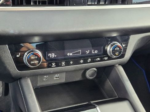 Used 2025 Mitsubishi Outlander ES image 22