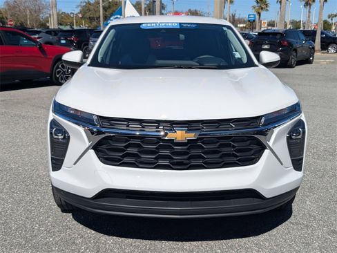 Used 2025 Chevrolet Trax LS w/ LS Convenience Package image 8