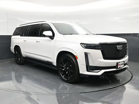 Used 2023 Cadillac Escalade ESV Sport Platinum w/ LPO, ONYX Package AWD/4WD image 6